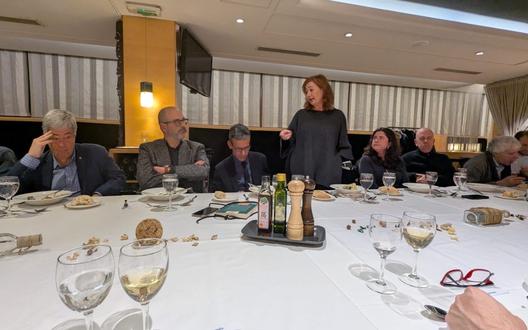 CELEBREM UN SOPAR DEBAT AMB LA PRESIDENTA DEL CONGRÉS DELS DIPUTATS, FRANCINA ARMENGOL 